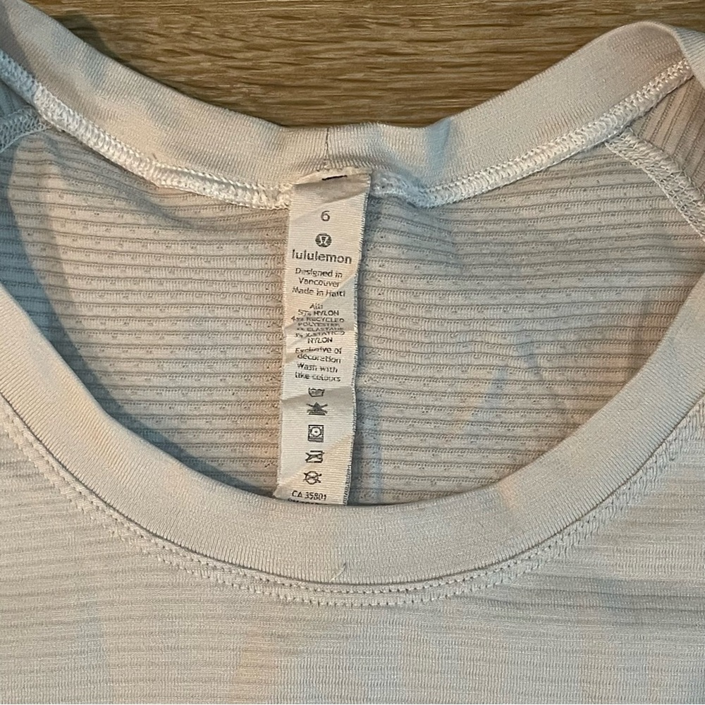 Lululemon swiftly tee - Picture 3 of 3